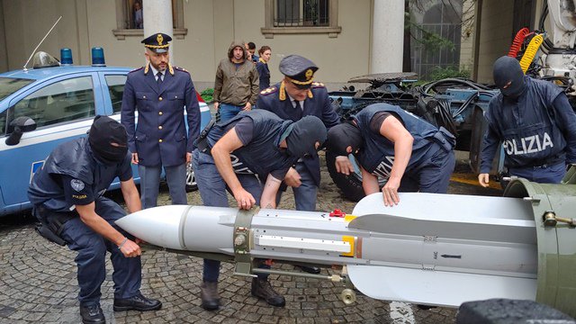 Perché l'antiterrorismo indagava sul missile di Pavia