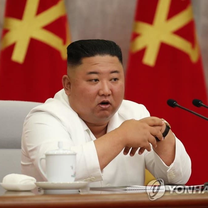 Kim Jong un torna in pubblico: «Brillante successo contro la Covid-19»